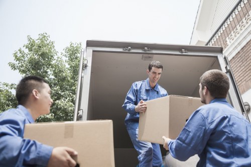 Brompton removal company delivering a careful and organized move